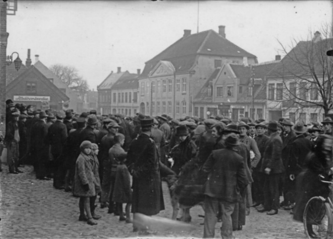 Demonstration på Torvet i Skanderborg i 1928
